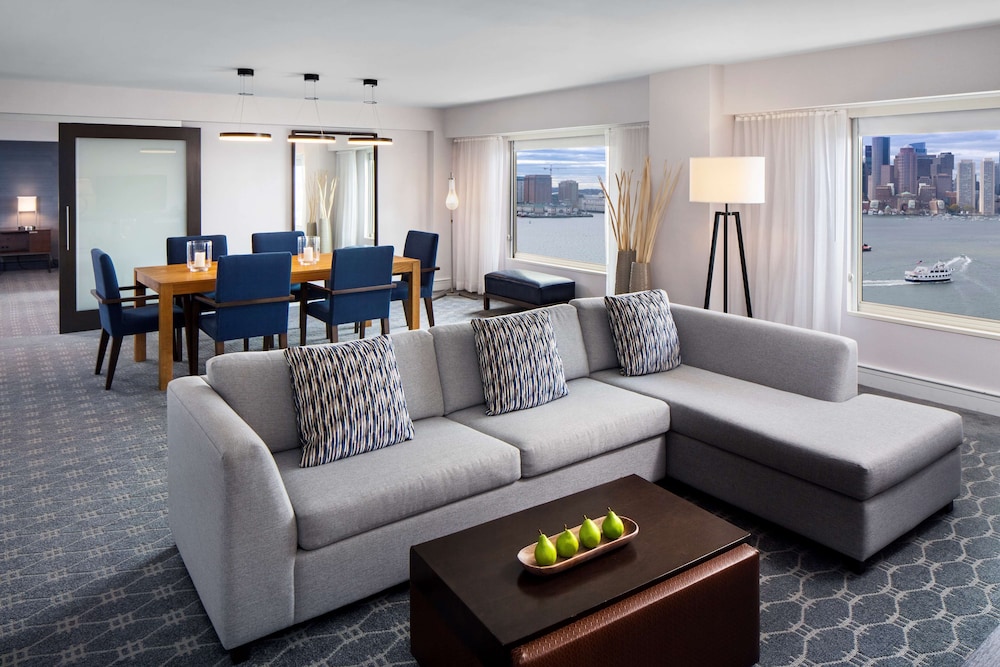 Hyatt Regency Boston Harbor — Hotel rooms in Boston, Massachusetts