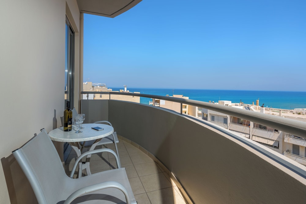 Lefkoniko Beach — Hotel rooms in Rethymnon