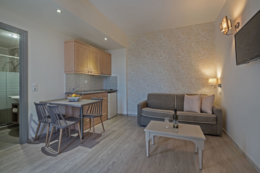Lefkoniko Beach — Hotel rooms in Rethymnon