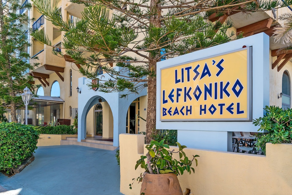 Lefkoniko Beach — Hotel building in Rethymnon