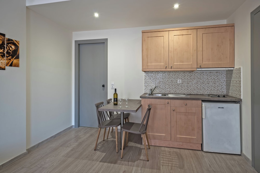 Lefkoniko Beach — Hotel rooms in Rethymnon