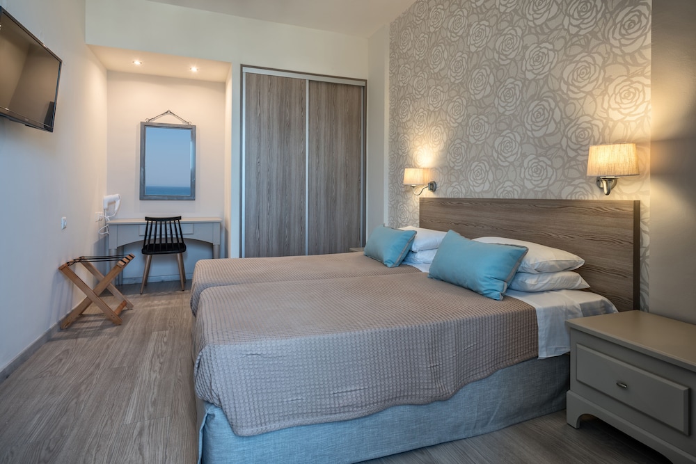 Lefkoniko Beach — Hotel rooms in Rethymnon