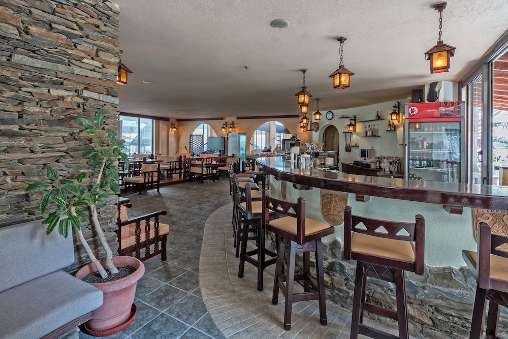 Lefkoniko Beach — Restaurant & bars in Rethymnon