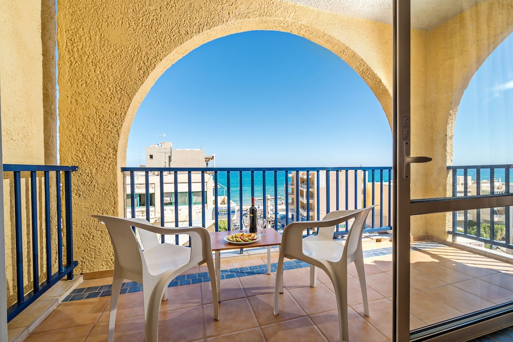 Lefkoniko Beach — Hotel rooms in Rethymnon