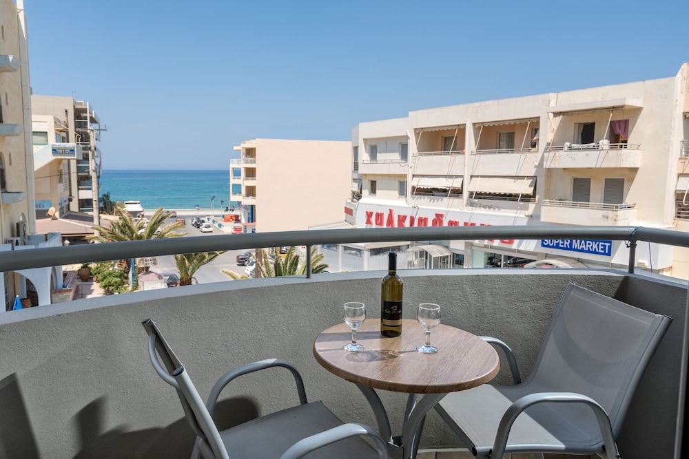 Lefkoniko Beach — Hotel rooms in Rethymnon