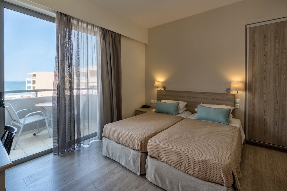 Lefkoniko Beach — Hotel rooms in Rethymnon