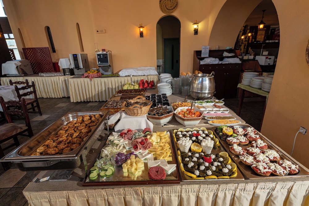 Lefkoniko Beach — Restaurant & bars in Rethymnon