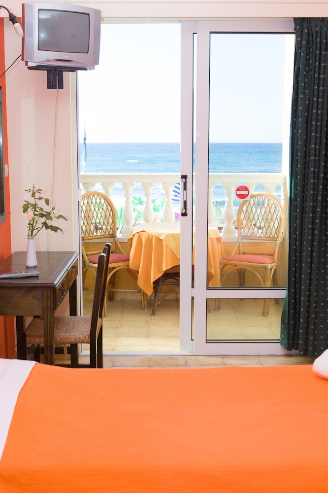 Birais Beach Studios — Rooms in Rethymnon