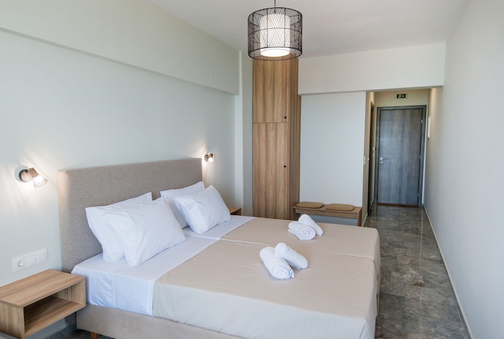 Birais Beach Studios — Rooms in Rethymnon