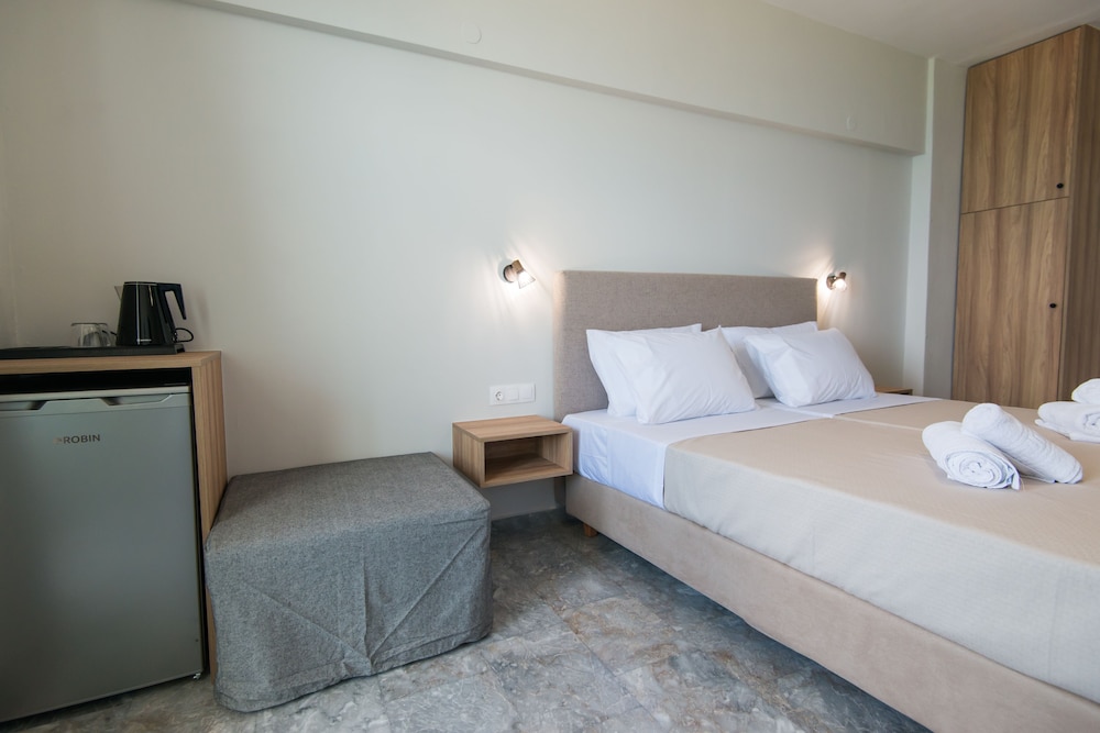 Birais Beach Studios — Rooms in Rethymnon