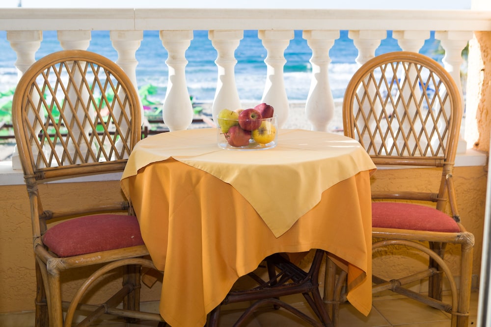 Birais Beach Studios — Rooms in Rethymnon