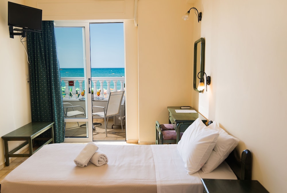 Birais Beach Studios — Rooms in Rethymnon
