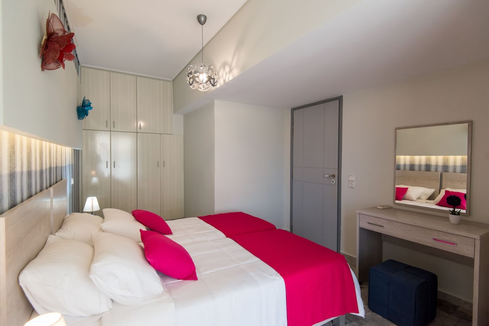 Birais Beach Studios — Rooms in Rethymnon