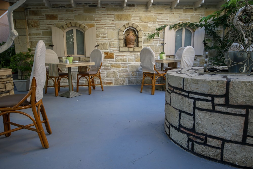 Birais Beach Studios — Restaurant in Rethymnon