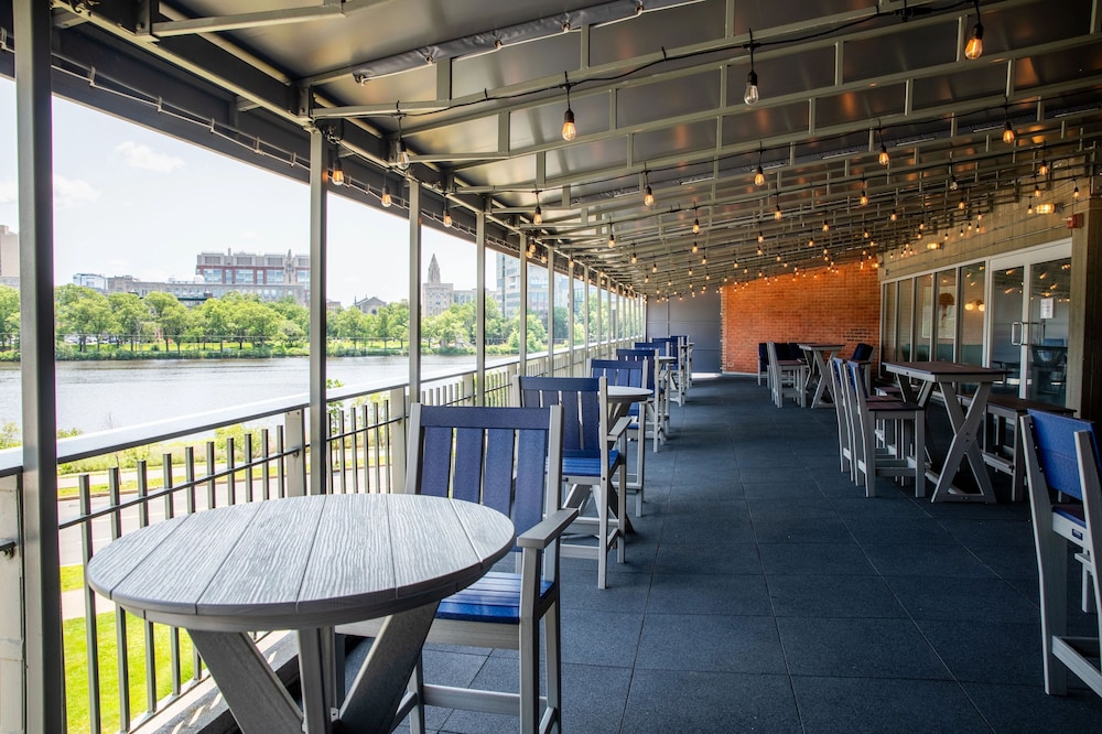 Hyatt Regency Boston/Cambridge — Restaurant & bars in Cambridge, Massachusetts
