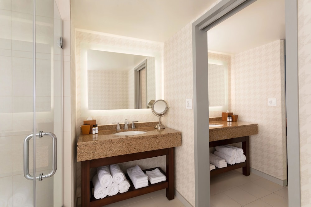Hyatt Regency Boston/Cambridge — Hotel rooms in Cambridge, Massachusetts