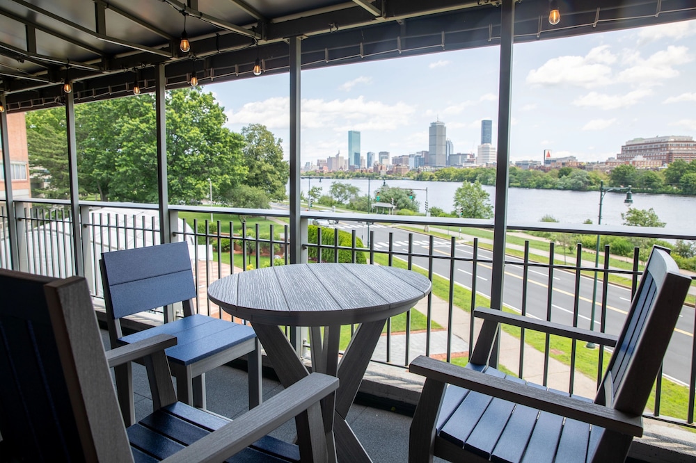 Hyatt Regency Boston/Cambridge — Restaurant & bars in Cambridge, Massachusetts