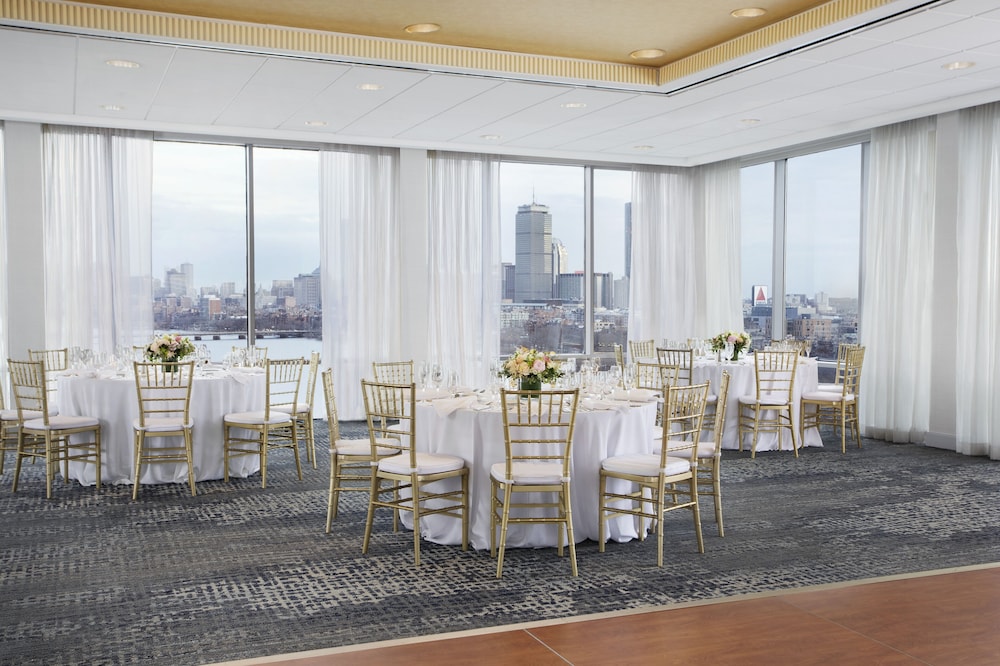 Hyatt Regency Boston/Cambridge — Restaurant & bars in Cambridge, Massachusetts