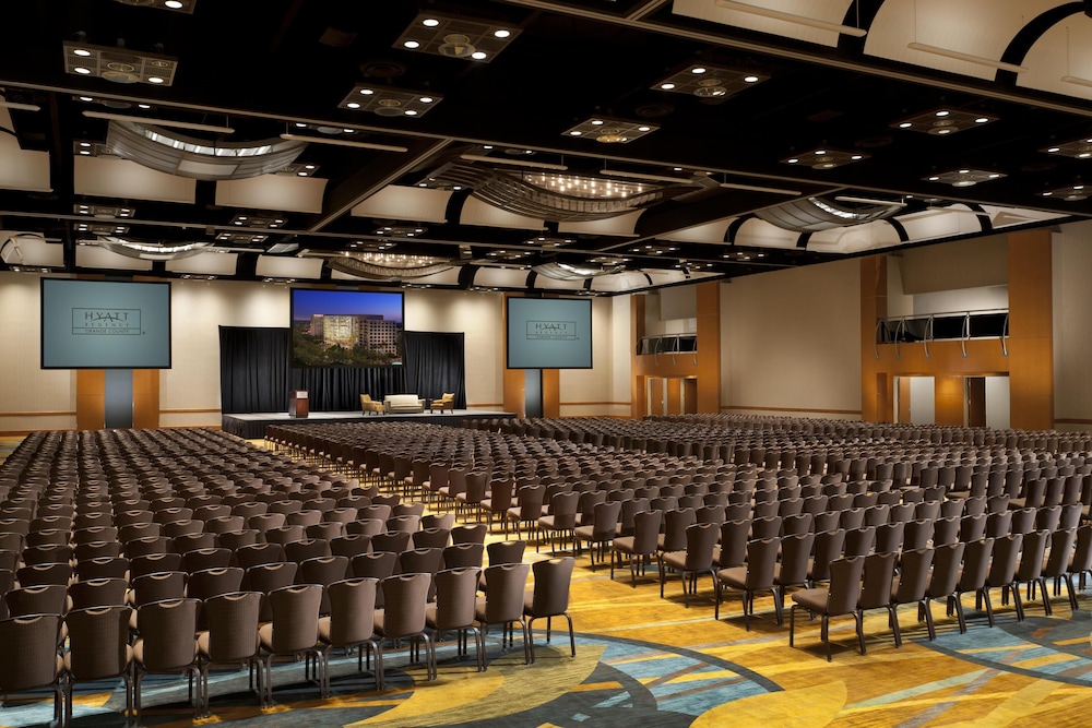 Hyatt Regency Orange County — Hotel building in Garden Grove, California