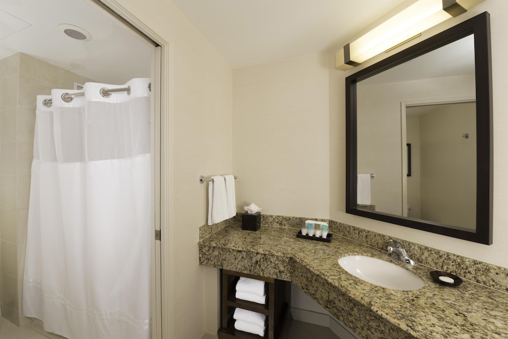 Hyatt Regency Orange County — Hotel rooms in Garden Grove, California