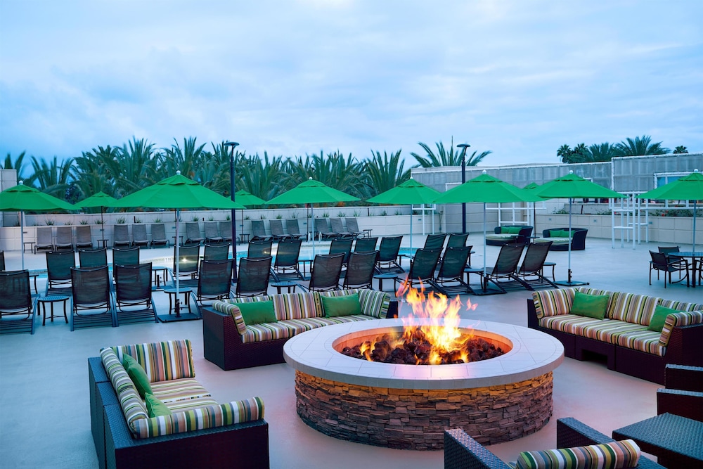 Hyatt Regency Orange County — Swimming pool in Garden Grove, California