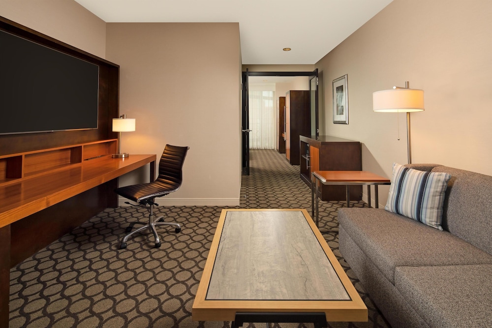 Hyatt Regency Orange County — Hotel rooms in Garden Grove, California