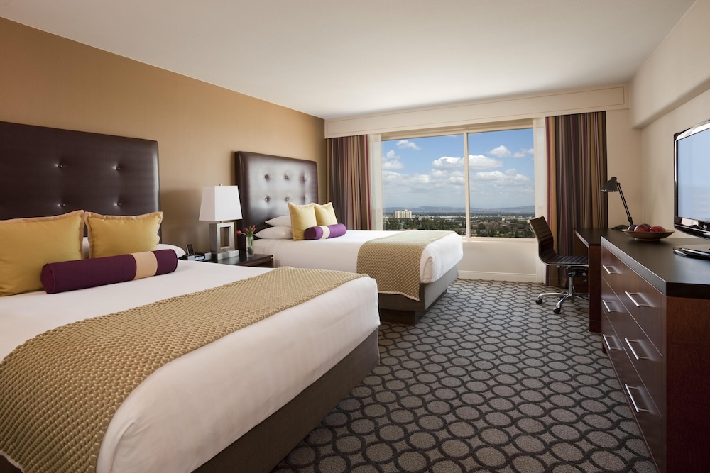 Hyatt Regency Orange County — Hotel rooms in Garden Grove, California
