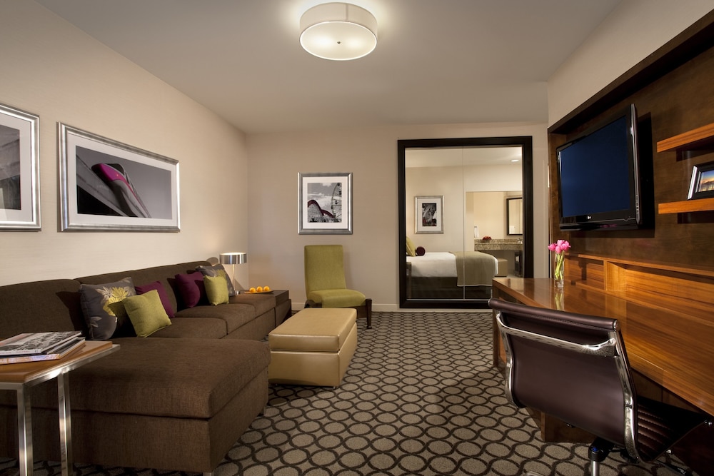 Hyatt Regency Orange County — Hotel rooms in Garden Grove, California