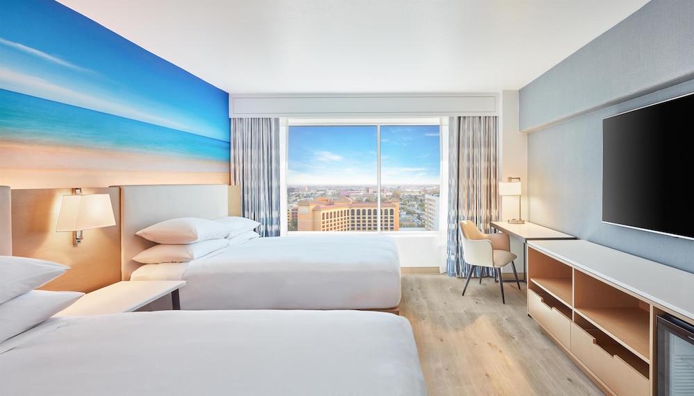 Hyatt Regency Orange County — Hotel rooms in Garden Grove, California