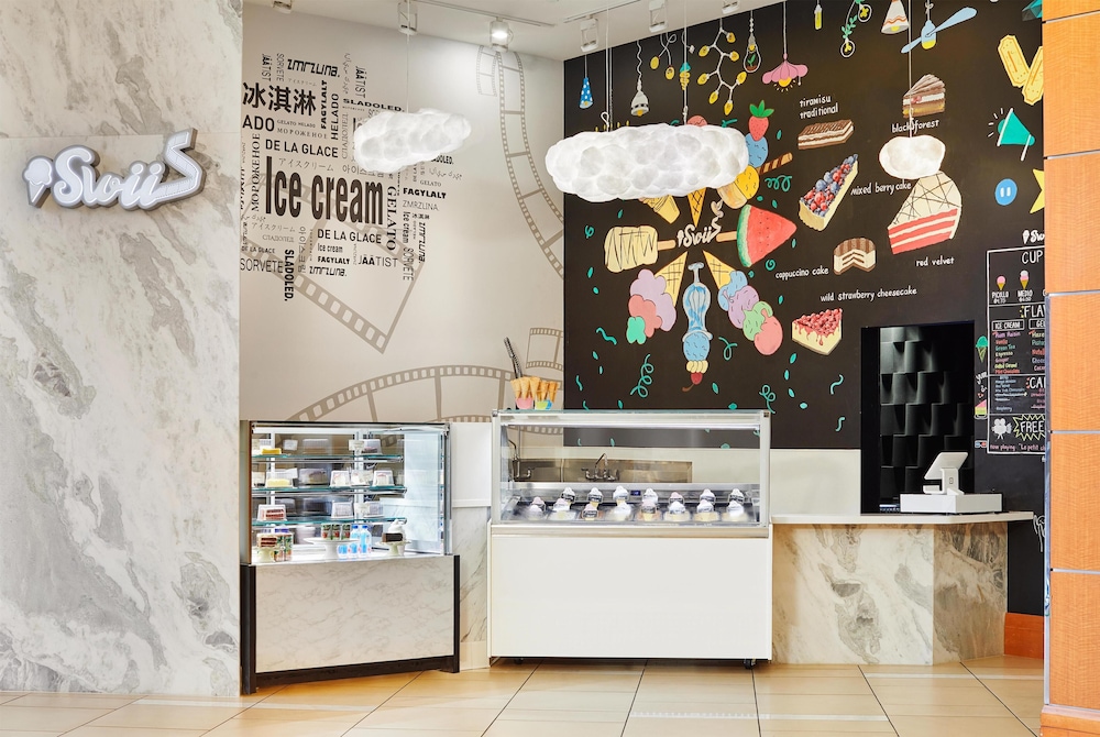 Hyatt Regency Orange County — Restaurant & bars in Garden Grove, California