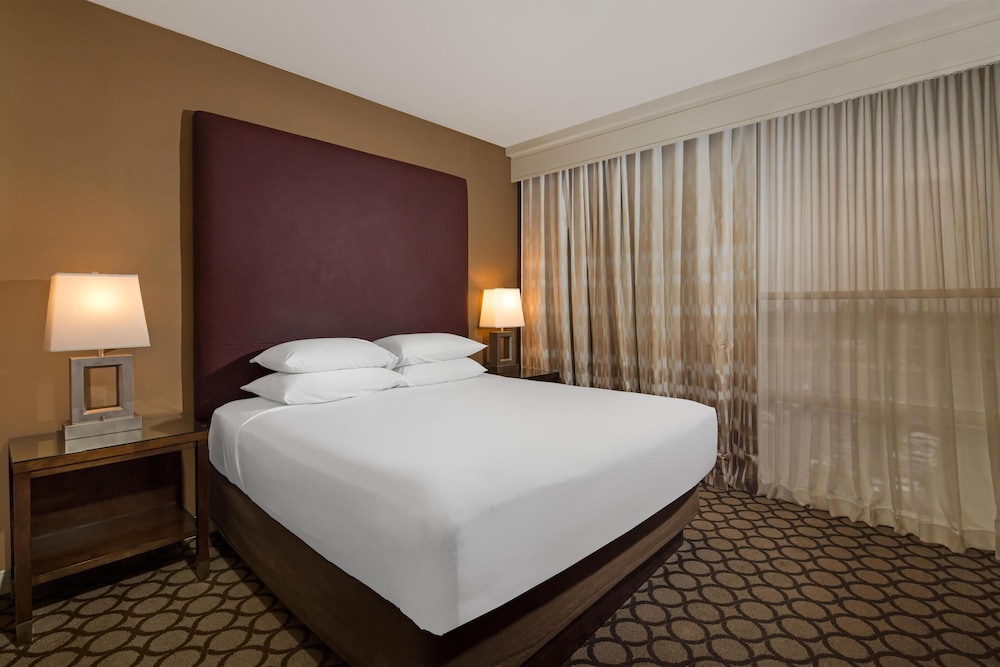 Hyatt Regency Orange County — Hotel rooms in Garden Grove, California