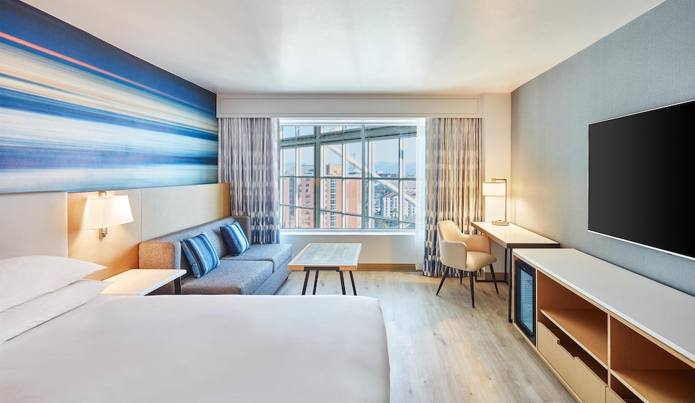 Hyatt Regency Orange County — Hotel rooms in Garden Grove, California