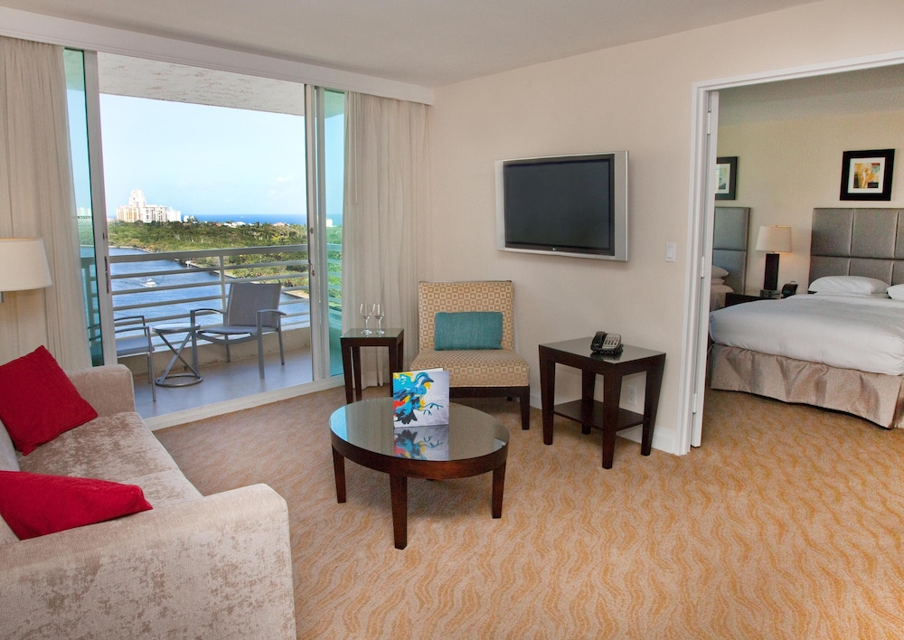 GALLERYone- A DoubleTree Suites by Hilton Hotel — Hotel rooms in Fort Lauderdale, Florida