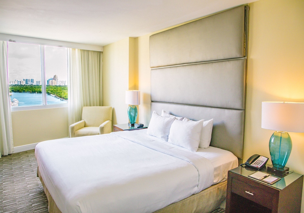 GALLERYone- A DoubleTree Suites by Hilton Hotel — Hotel rooms in Fort Lauderdale, Florida