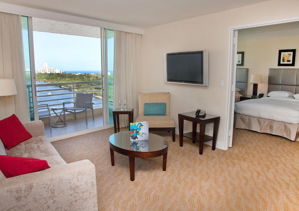 GALLERYone- A DoubleTree Suites by Hilton Hotel — Hotel rooms in Fort Lauderdale, Florida