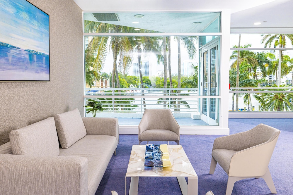 GALLERYone- A DoubleTree Suites by Hilton Hotel — Hotel rooms in Fort Lauderdale, Florida