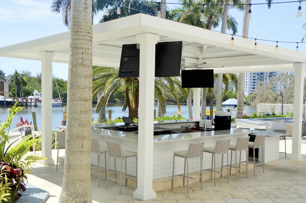 GALLERYone- A DoubleTree Suites by Hilton Hotel — Restaurant & bars in Fort Lauderdale, Florida
