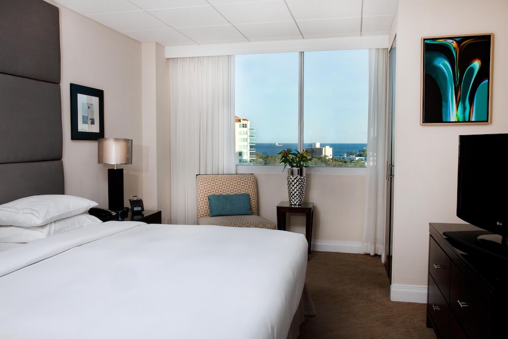 GALLERYone- A DoubleTree Suites by Hilton Hotel — Hotel rooms in Fort Lauderdale, Florida