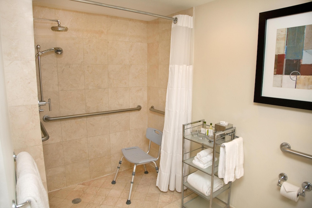 GALLERYone- A DoubleTree Suites by Hilton Hotel — Hotel rooms in Fort Lauderdale, Florida