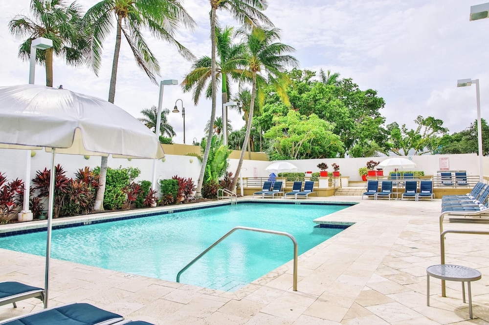 GALLERYone- A DoubleTree Suites by Hilton Hotel — Swimming pool in Fort Lauderdale, Florida