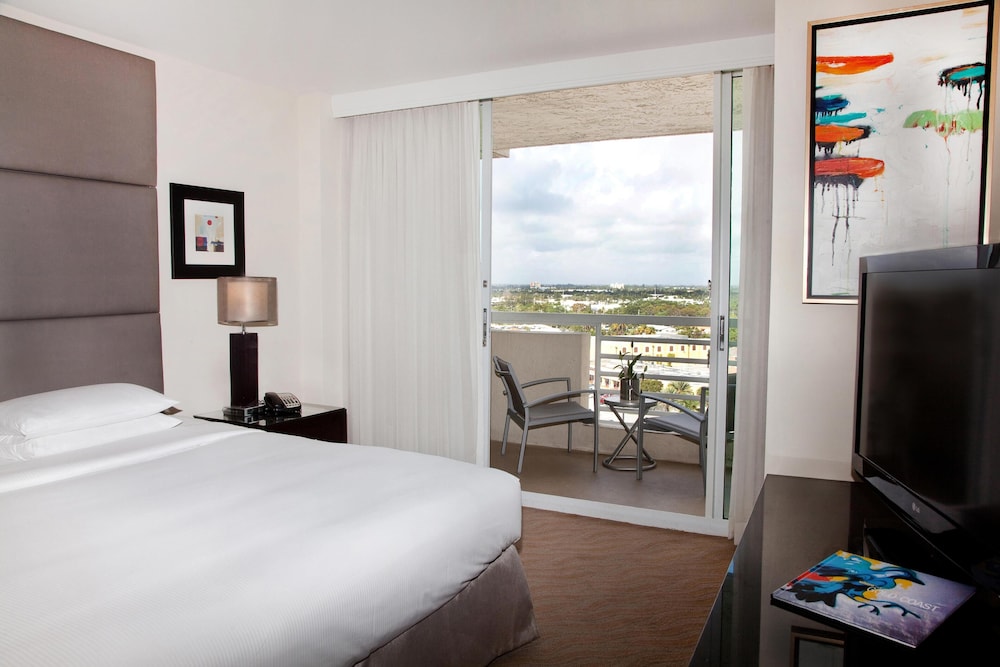 GALLERYone- A DoubleTree Suites by Hilton Hotel — Hotel rooms in Fort Lauderdale, Florida