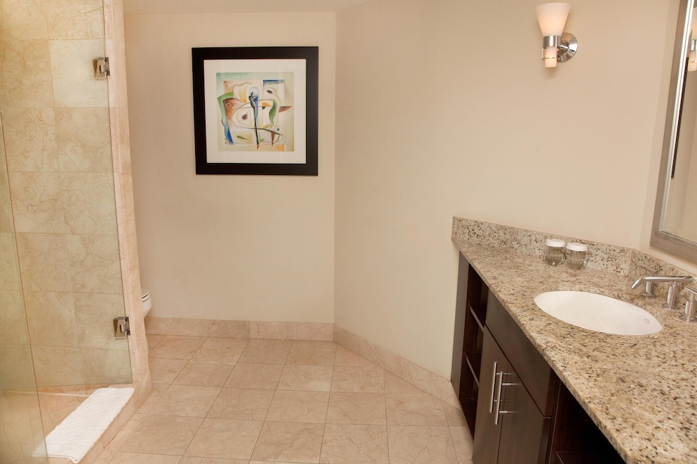 GALLERYone- A DoubleTree Suites by Hilton Hotel — Hotel rooms in Fort Lauderdale, Florida