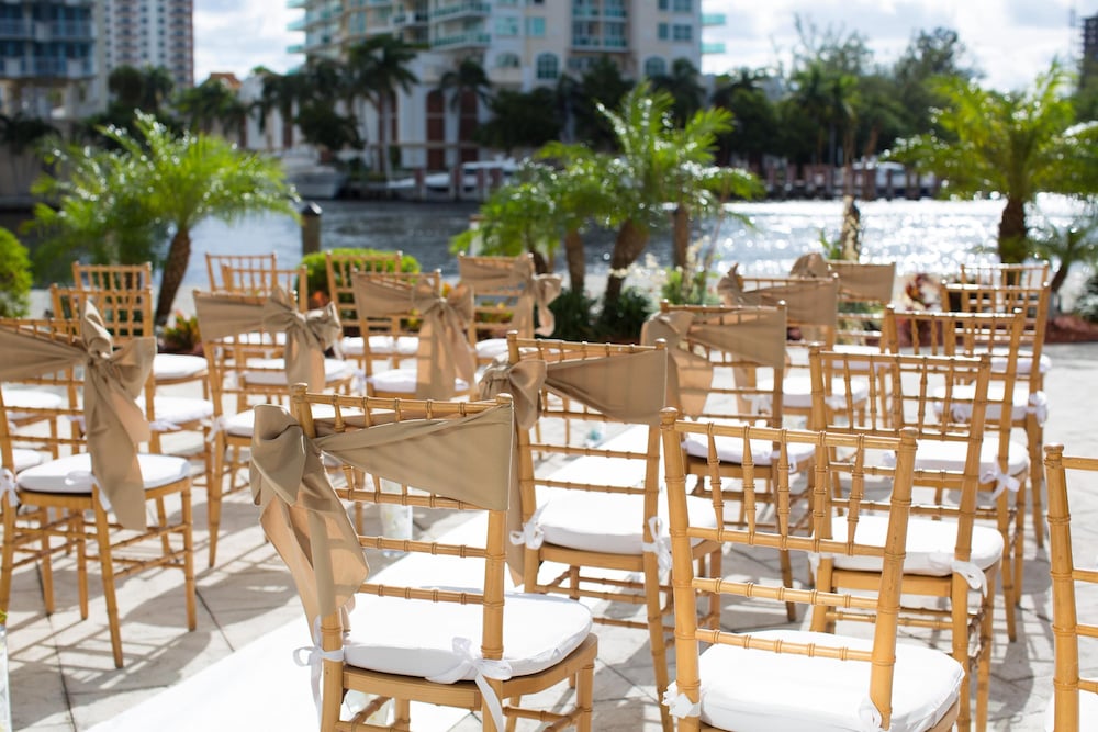 GALLERYone- A DoubleTree Suites by Hilton Hotel — Restaurant & bars in Fort Lauderdale, Florida