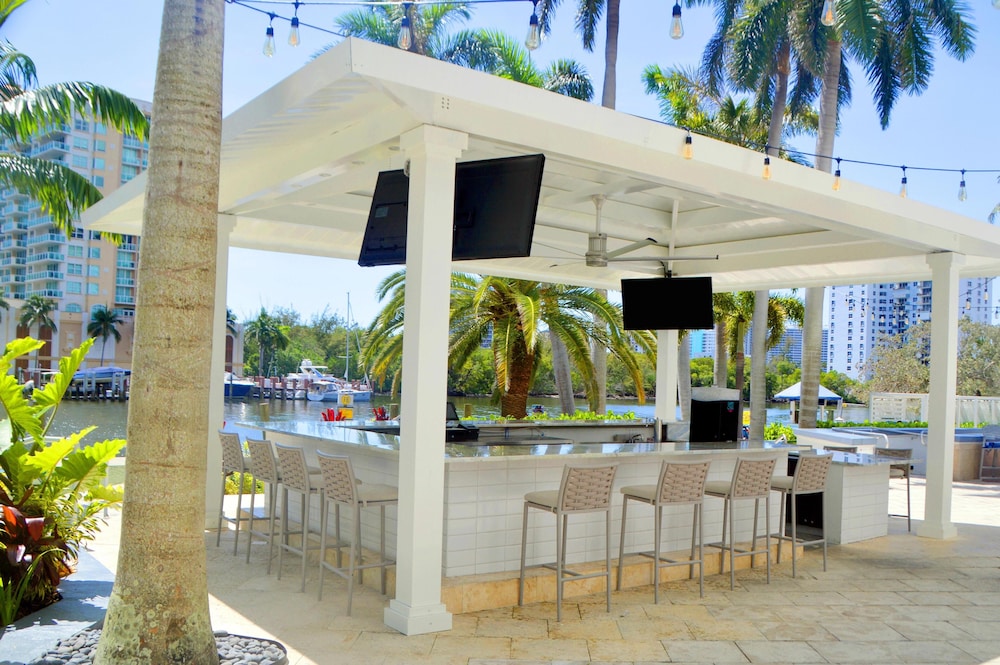 GALLERYone- A DoubleTree Suites by Hilton Hotel — Restaurant & bars in Fort Lauderdale, Florida