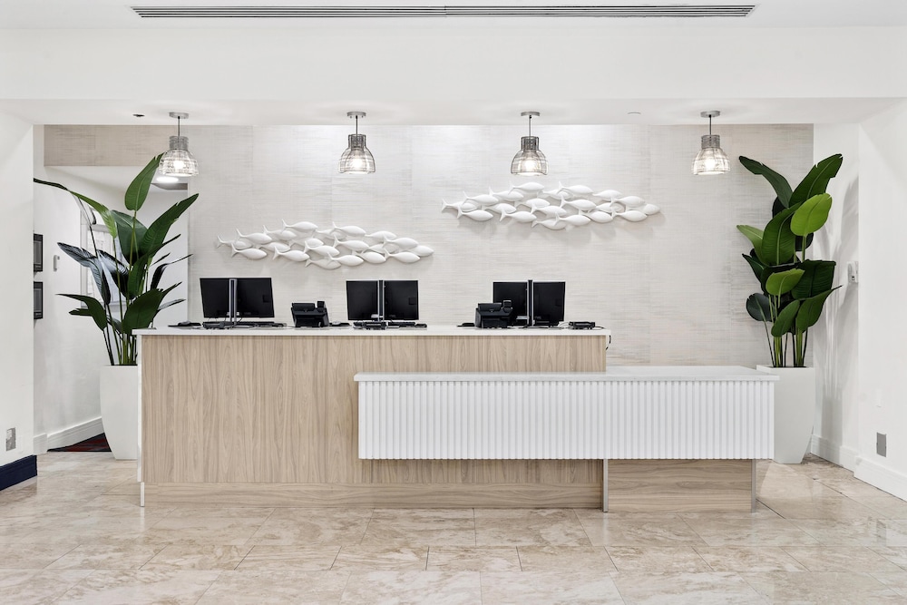 GALLERYone- A DoubleTree Suites by Hilton Hotel — Hotel building in Fort Lauderdale, Florida