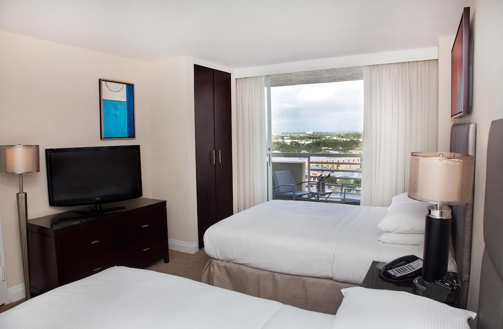 GALLERYone- A DoubleTree Suites by Hilton Hotel — Hotel rooms in Fort Lauderdale, Florida