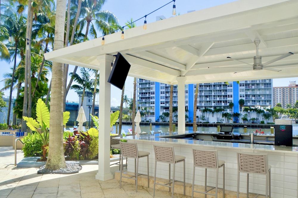 GALLERYone- A DoubleTree Suites by Hilton Hotel — Restaurant & bars in Fort Lauderdale, Florida