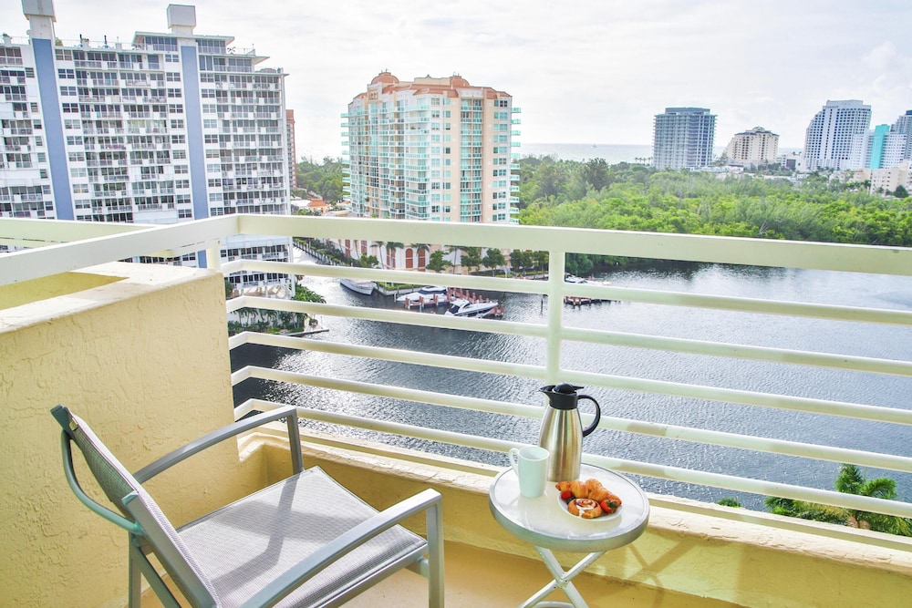 GALLERYone- A DoubleTree Suites by Hilton Hotel — Hotel rooms in Fort Lauderdale, Florida