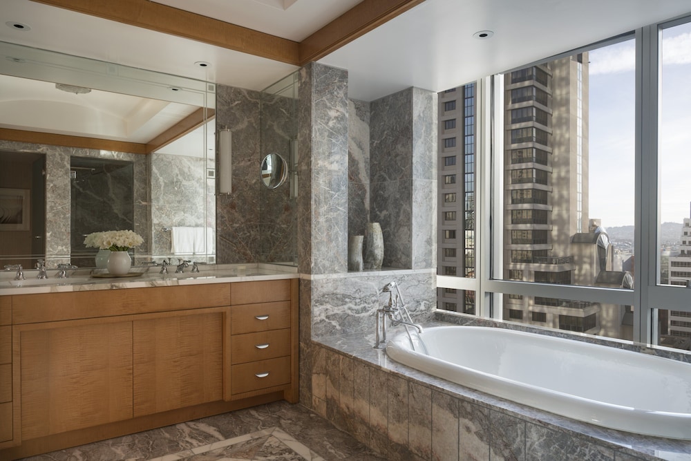 Four Seasons Hotel San Francisco — Hotel rooms in San Francisco, California