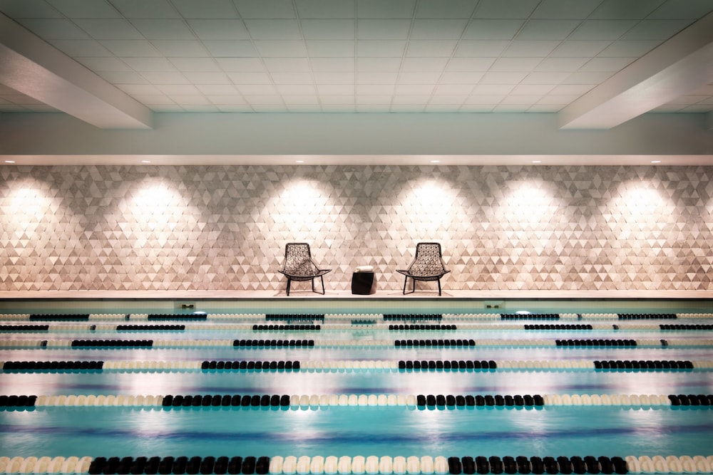 Four Seasons Hotel San Francisco — Swimming pool in San Francisco, California